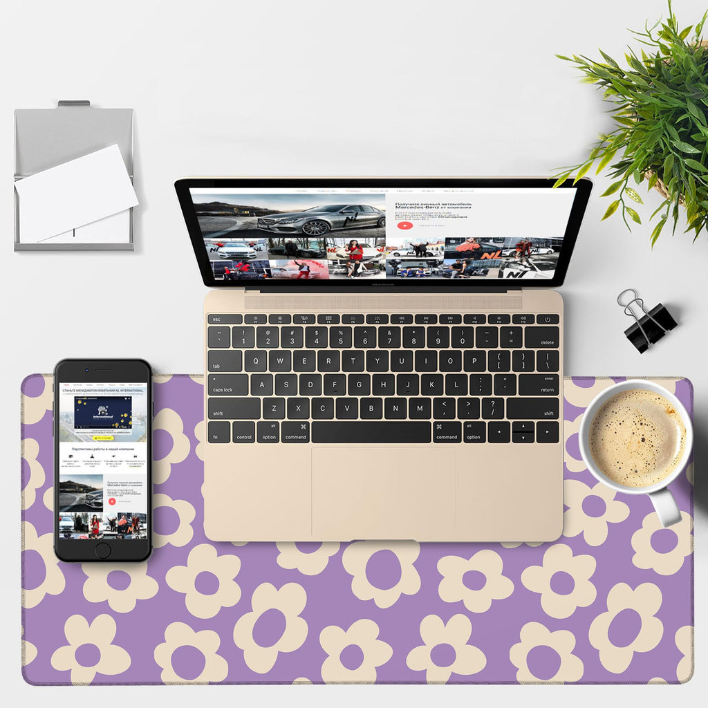 NITAHHHY Vintage Groovy Flowers Gaming Mouse Pad 3mm Thick Stitched Edge Waterproof Non-Slip Large Computer Keyboard Mouse Mat,Suitable for Office Entertainment Decorative Desk Pad 35.4 x 15.7 Inches